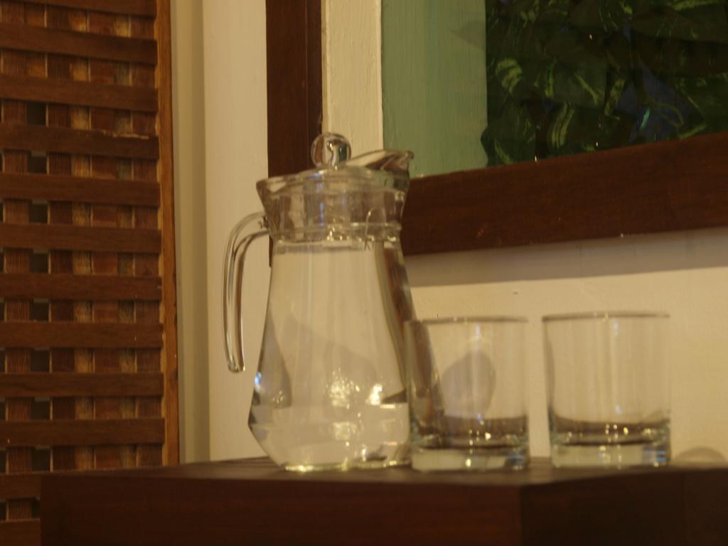 Flores Gallery Hotel Бандунг Екстериор снимка