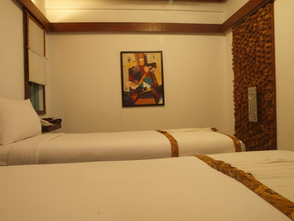 Flores Gallery Hotel Бандунг Екстериор снимка