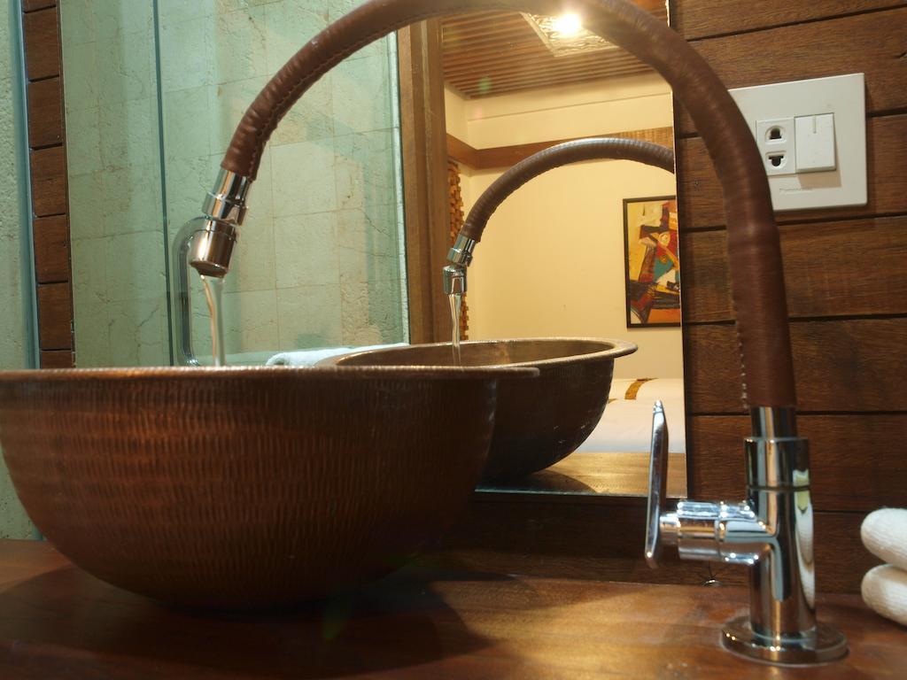 Flores Gallery Hotel Бандунг Екстериор снимка