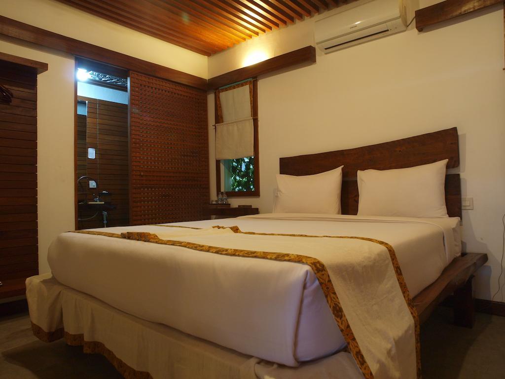 Flores Gallery Hotel Бандунг Стая снимка