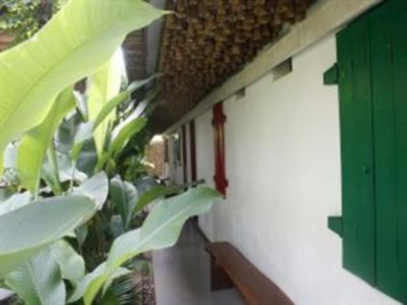 Flores Gallery Hotel Бандунг Екстериор снимка