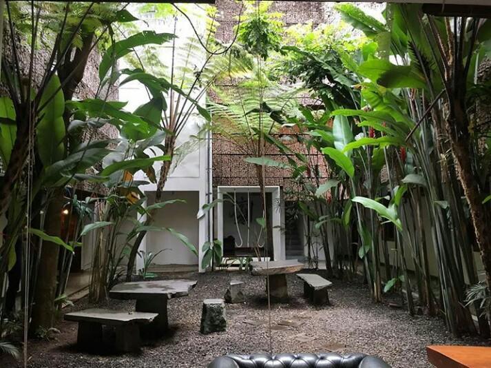 Flores Gallery Hotel Бандунг Екстериор снимка